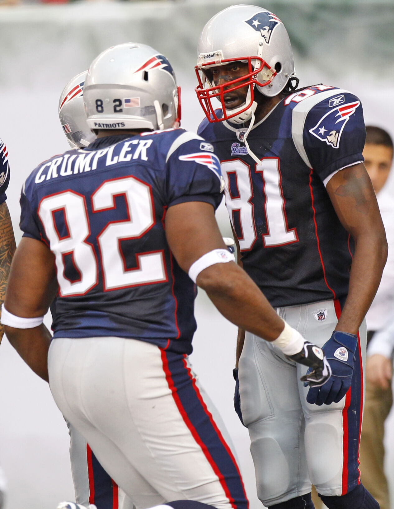 2010: Randy Moss becomes fourth player to reach 150 career touchdowns